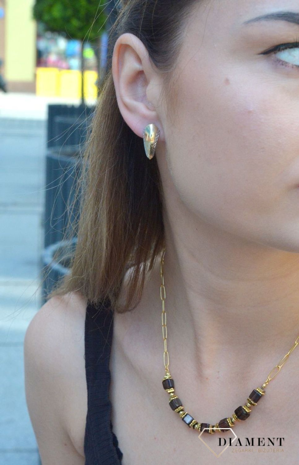 Złote koczyki z zapięciem angielskim z białym złotem próba 333 KL 2126A 333. Złote kolczyki 333 połączenie białego i żółtego złota. Szlachetny blask wyjątkowego kruszcu zamknięty w oryginalnej formie. Wyjątkowa biżuteria wykon.jpg